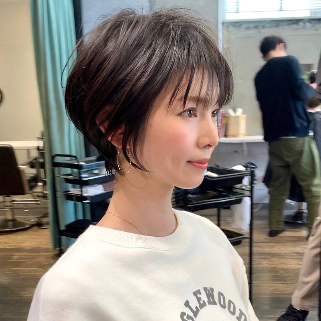 カラーリング・白髪染め sdda 60 白髪を活かしたカラーリング10選！隠しハイライトや バレイヤージュも