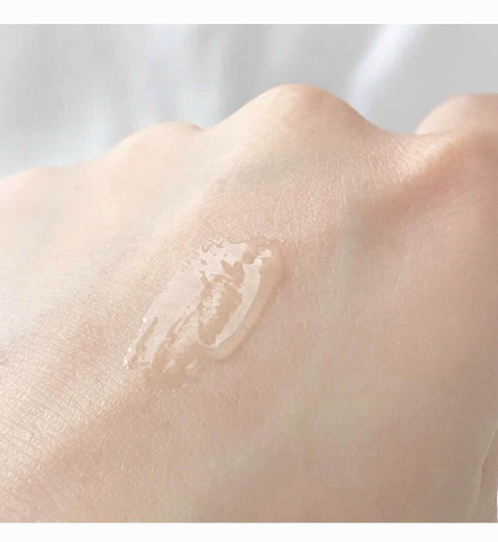 「可愛らしい見た目に胸キュン♡毎日持ち歩きたいハートモチーフコスメを集めました!」の画像(#76472)
