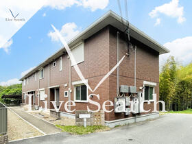 ウィット垂水 103 【兵庫県下畑上口バス停】 の外観写真