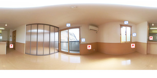 サンパティークA館 101 【埼玉県京浜東北・根岸線　大宮駅　バス所要時間14分　西遊馬消防出張所バス停　徒歩3分】 の外観写真