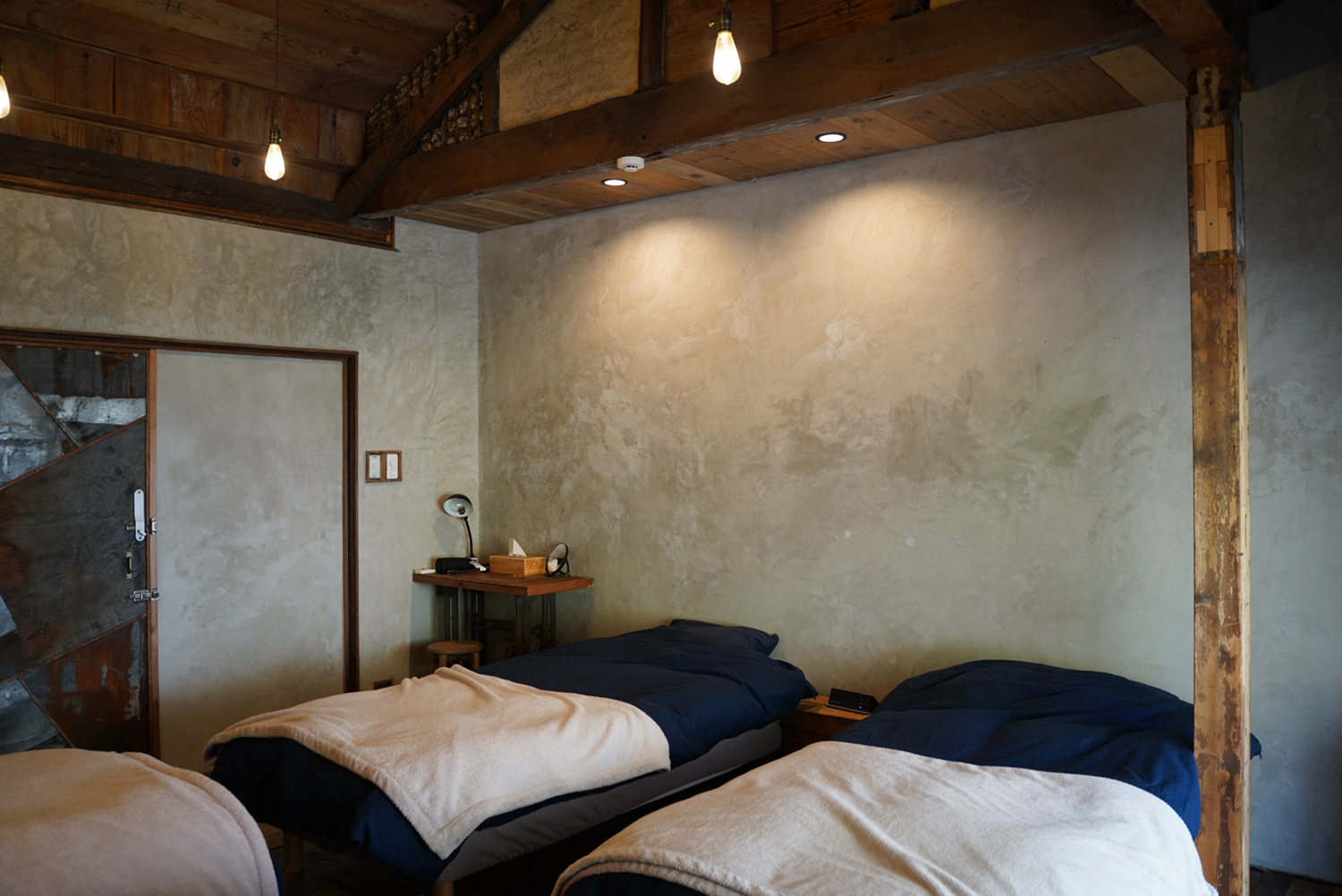 初めて誕生した個室。4人部屋。