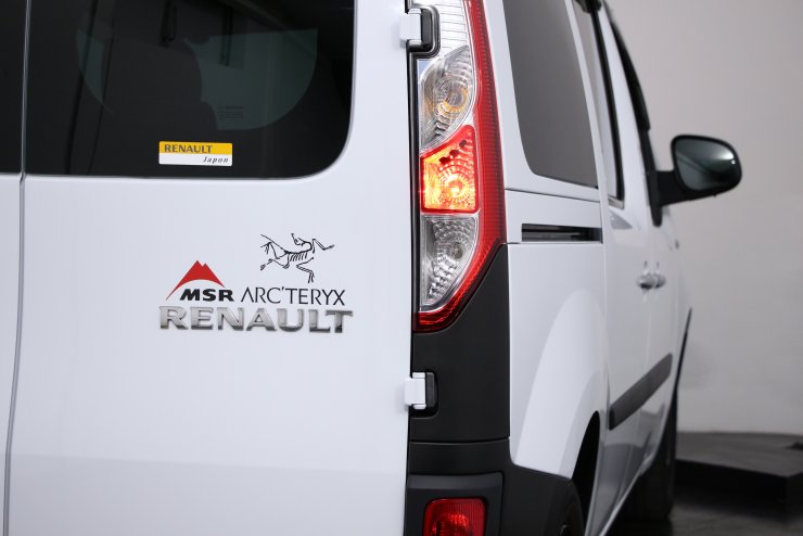 ルノー カングー ゼン 純正シートカバー アクティフ仕様バンパー