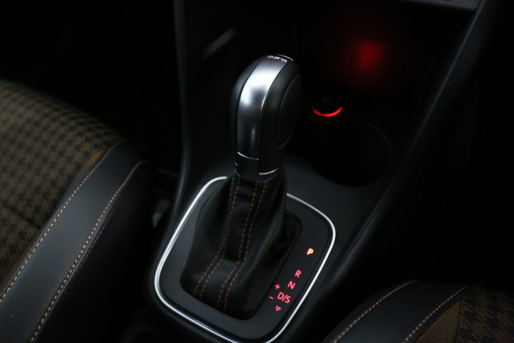 フォルクスワーゲン ポロ オリジナル 300台限定特別仕様車 専用色