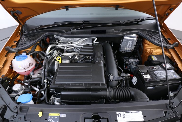 フォルクスワーゲン ポロ オリジナル 300台限定特別仕様車 専用色