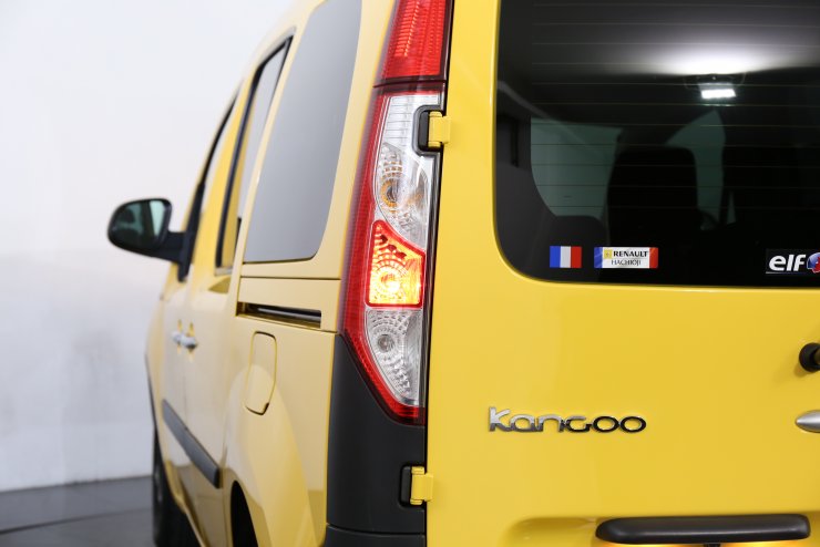 【レア日本未入荷】ルノー　カングー　LA POSTE ミニカー　フランス郵便局 ミニカー（フランス LA POSTE）① | baggage