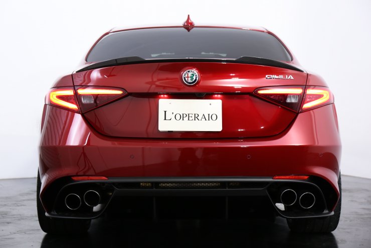 アルファロメオ ジュリア Quadrifoglio トップグレードスポーツモデル