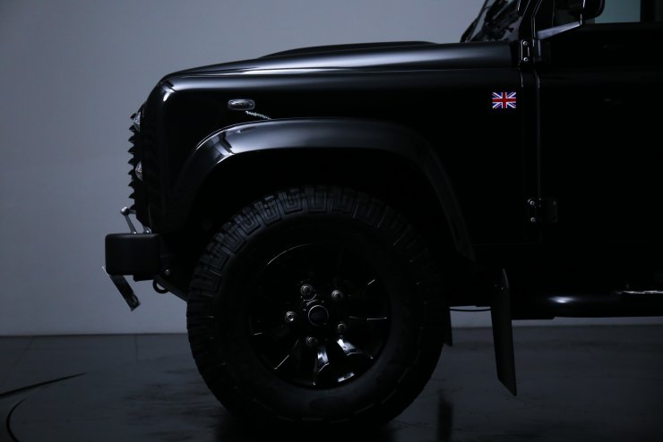 ランドローバー ディフェンダー 90 Autobiography Edition 6MT 世界