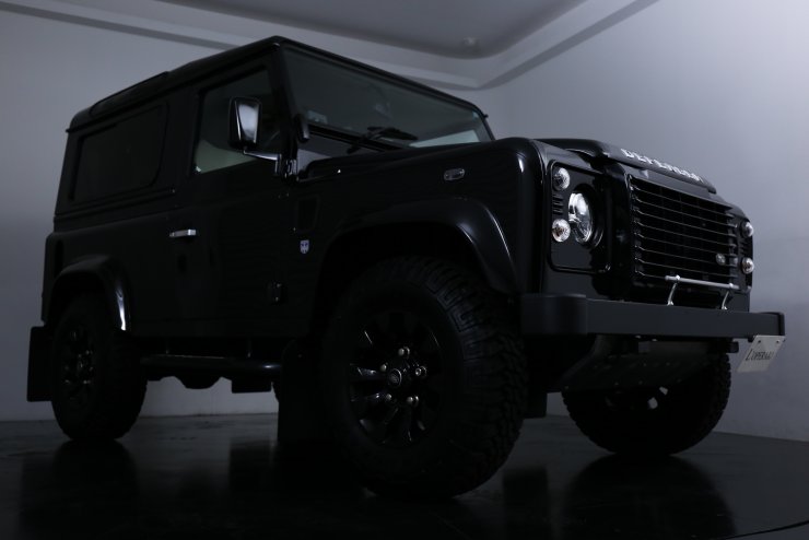ランドローバー ディフェンダー 90 Autobiography Edition 6MT 世界 