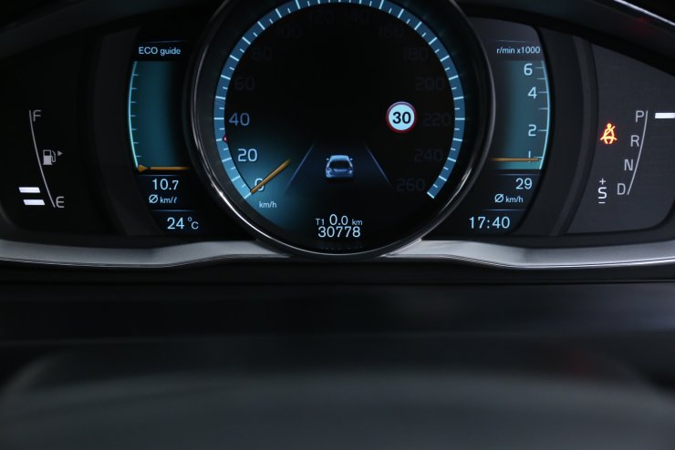 ボルボ V60 T4Rデザイン POLESTAR Performance PKG セーフティPKG ワン 