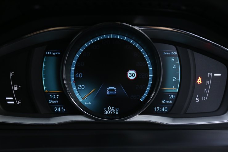 ボルボ V60 T4Rデザイン POLESTAR Performance PKG セーフティPKG ワン