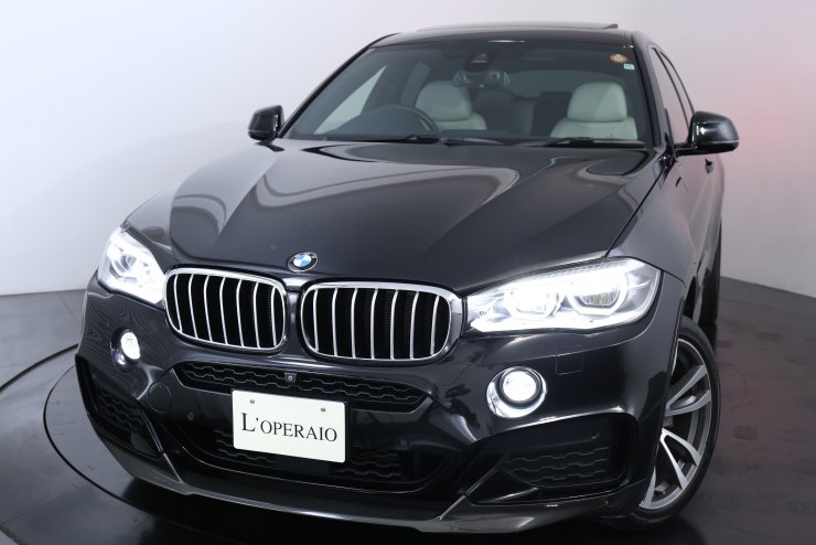 BMW X6 X Drive 50i M-Sport 5人乗り 電動ガラスサンルーフ 