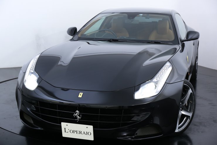 フェラーリ FF Ferrari Four 4WD 希少右ハンドル カーボン