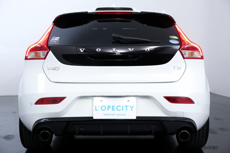 ボルボ V40 T5 R-Design カーボンED 88台限定車 ブラックレザー 純正