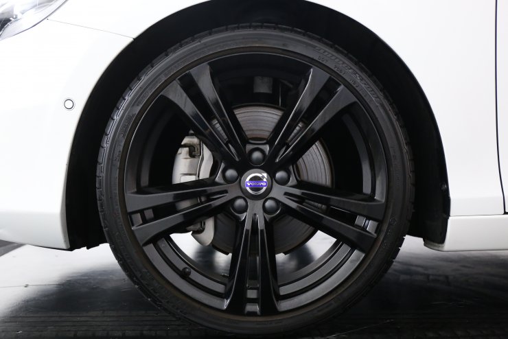 ボルボ V40 T5 R-Design カーボンED 88台限定車 ブラックレザー 純正