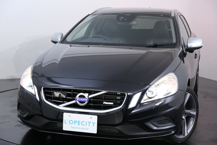 ボルボ V60 T4 Rデザイン 黒革 18インチAW ナビ ボルボ V60 T4 Rデザイン ブラックレザー 純正HDDナビバックカメラ 地