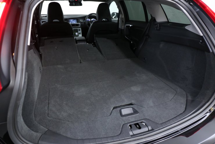 ボルボ V60 T4 Rデザイン ブラックレザー 純正HDDナビバックカメラ 地