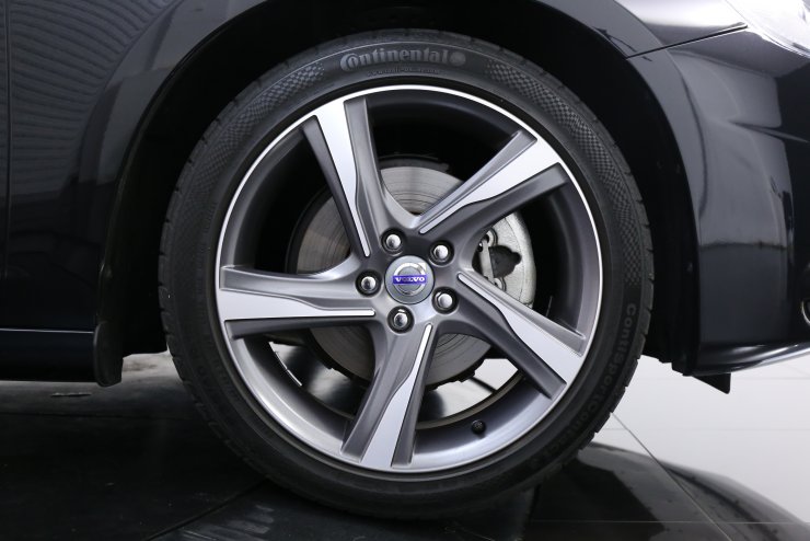 ボルボ V60 T4 Rデザイン ブラックレザー 純正HDDナビバックカメラ 地