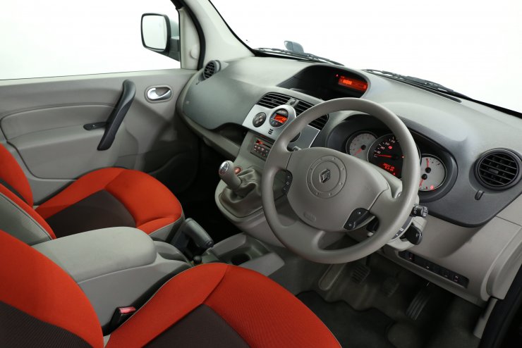 ルノー カングー ビボップ 5速MT レッド＆ブラウンファブリックシート