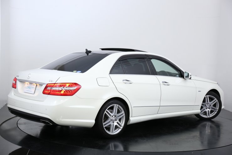 メルセデスベンツ Eクラス E250 BlueEFFICIENCY AVANGARDE 125