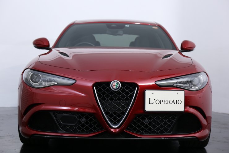 アルファロメオ ジュリア Quadrifoglio 有償色・コンペティツィオーネ