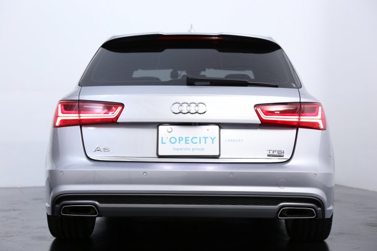 アウディ A6アバント 2.0TFSI Quattro Slineパッケージ 16年モデル