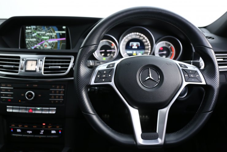 メルセデスベンツ Eクラス E220 BlueTEC Station Wagon Avantgarde AMG