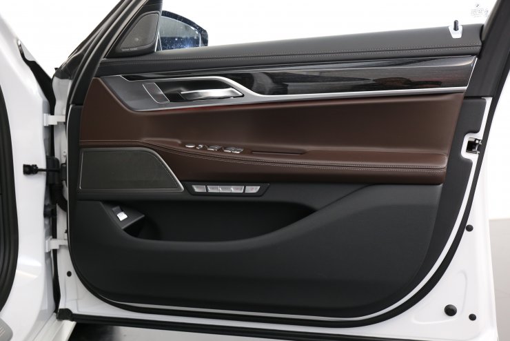 BMW 7シリーズ 740i M-Sport ワンオーナー モカエクスクルーシブナッパ