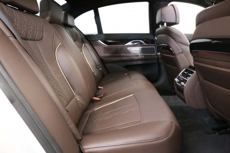 BMW 7シリーズ 740i M-Sport ワンオーナー モカエクスクルーシブナッパ