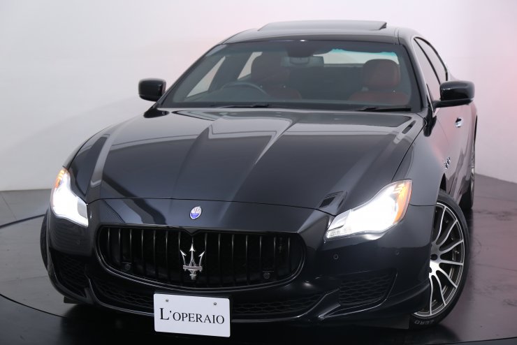 マセラティ クアトロポルテ GTS 1オーナー 右ハンドル 有償カラー 赤