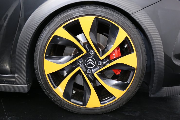 シトロエン DS3 レーシング 6MT ディーラー車限定35台 専用ブラック