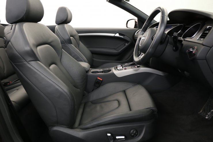 アウディ A5 A5 カブリオレ 2.0 TFSI Quattoro 後期 有償カラー 