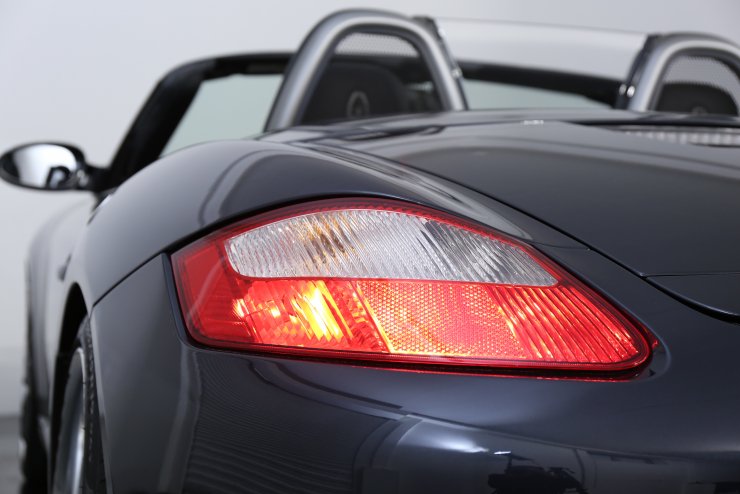 ポルシェ ボクスター 987Boxster 2.7 5MT ブラックハーフレザー