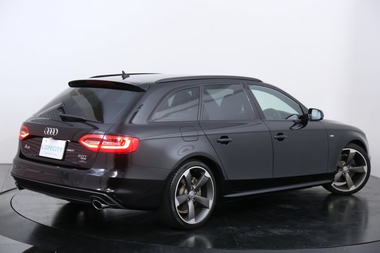 アウディ A4アバント Avant 2.0 TFSI クワトロ S-LinePKG