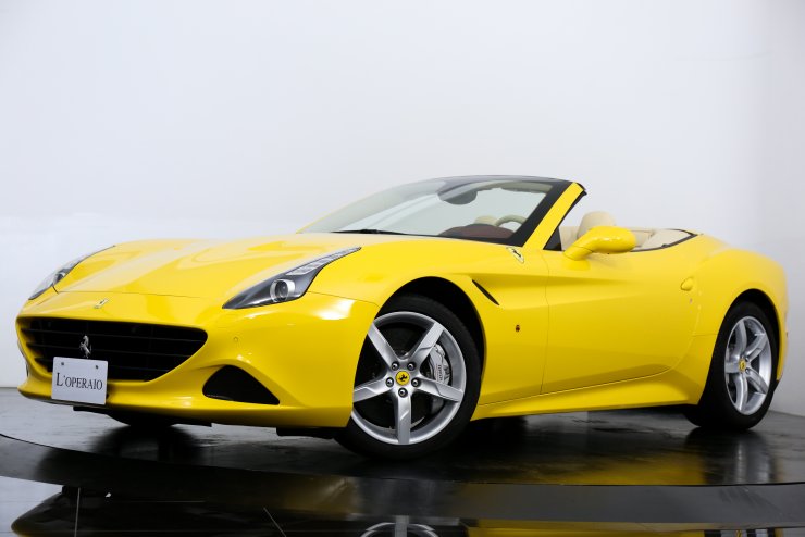 フェラーリ カリフォルニア T F1DCT クリームレザー スクーデリア