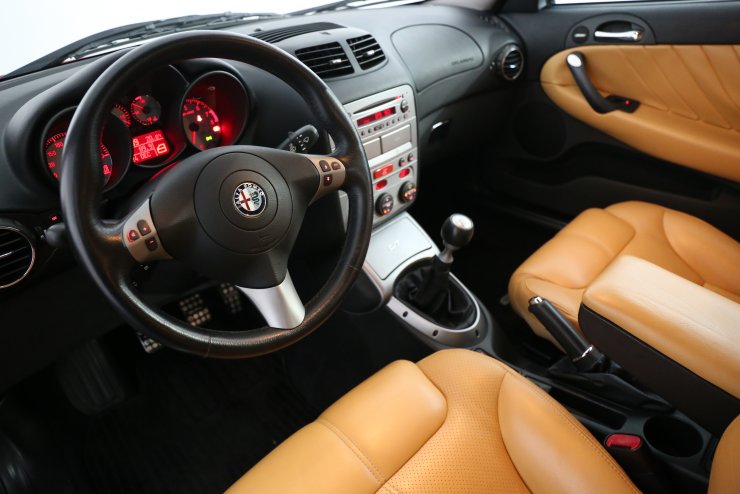 アルファロメオ GT 3.2 V6 タンレザー シートヒーター 純正オーディオ