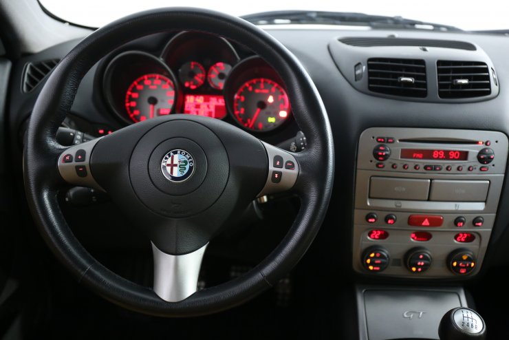 アルファロメオ GT 3.2 V6 タンレザー シートヒーター 純正オーディオ
