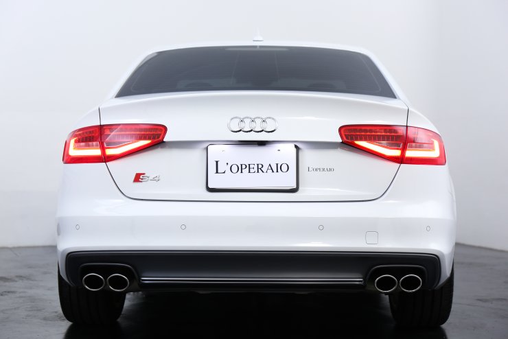 アウディ S4 Sedan 3.0 4WD 左ハンドル サンルーフ アシスタンスPKG