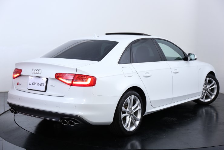 アウディ S4 Sedan 3.0 4WD 左ハンドル サンルーフ アシスタンスPKG