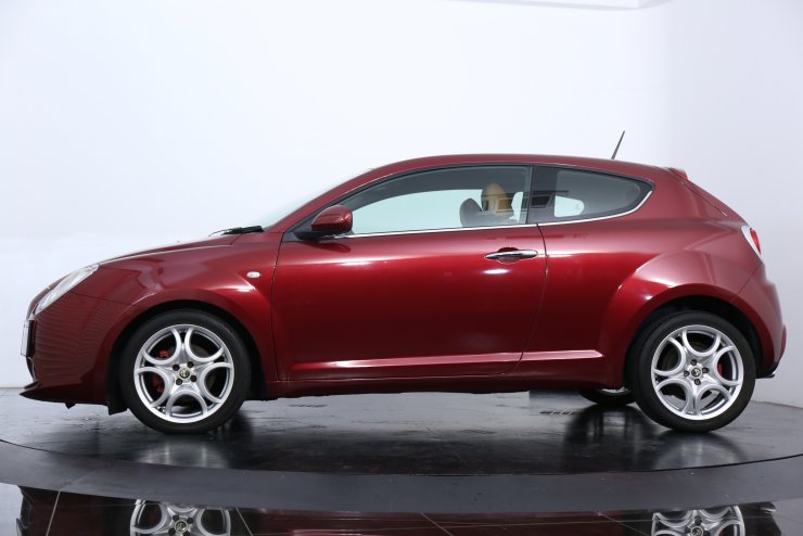 アルファロメオ ミト コンペティツィオーネ 有償カラー ブラウンレザー