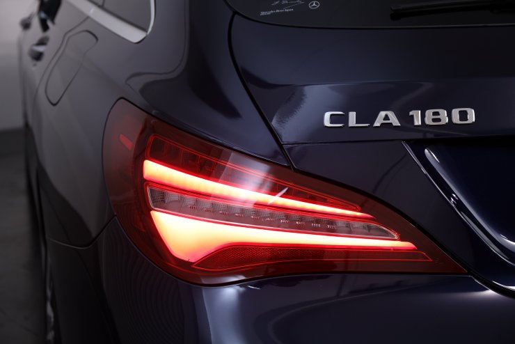 メルセデスベンツ CLAクラス CLA180 Shooting Brake AMGスタイル