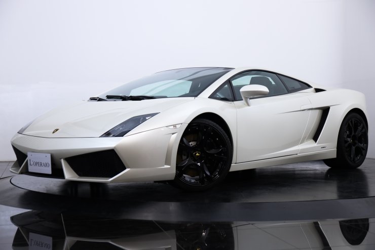 ランボルギーニ ガヤルド LP560-4 Bianca e-gear ジャパン・リミテッド