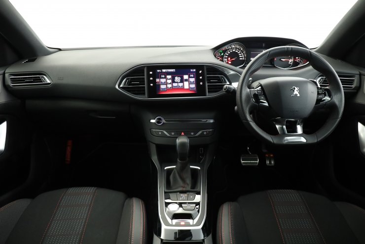 プジョー 308 GT Line 前期 ブラックハーフレザー レッド