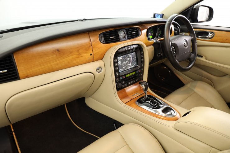 ジャガー XJR X358 後期 4.2 2007年モデル 正規ディーラー車 右  