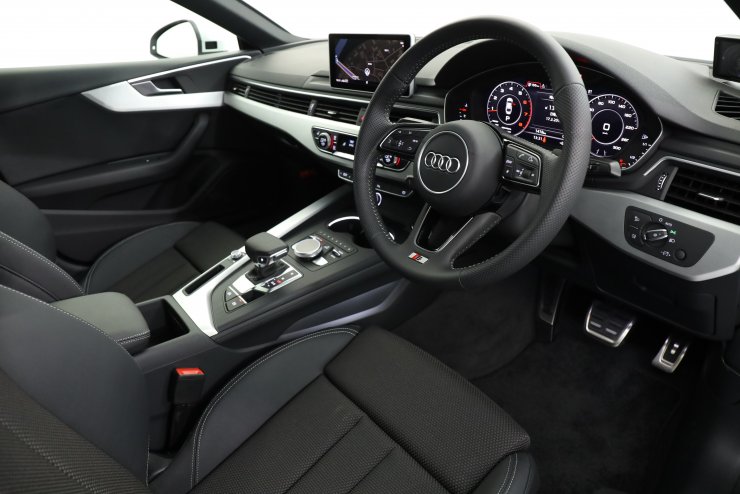 アウディ A5スポーツバック A5 Sportback 2.0 TFSI Sports S-LinePKG