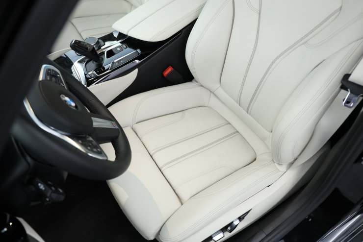 BMW 5シリーズ 530i M-Sport ワンオーナー 希少左ハンドル 走行1,500km
