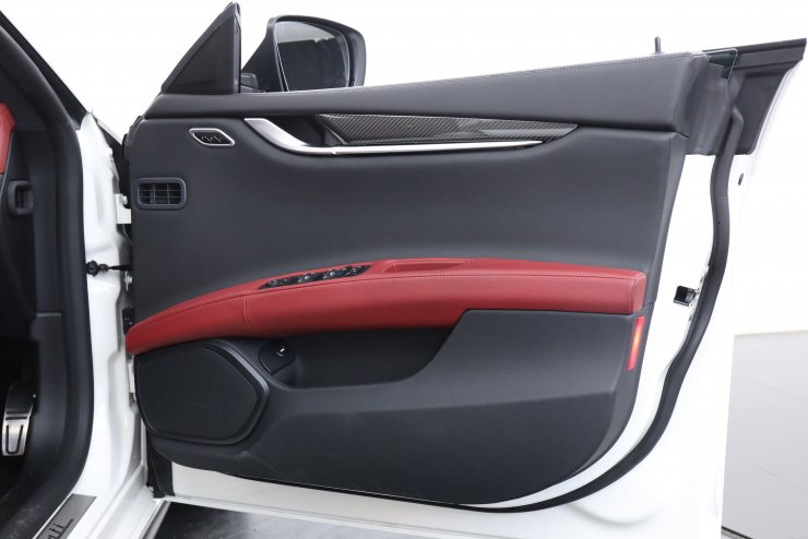 KSP マセラティギブリ専用エキゾーストコントロールキット 中古良品【送料込み】 マセラティ ギブリS EBM取付 - 自動車整備専門 東京・町田