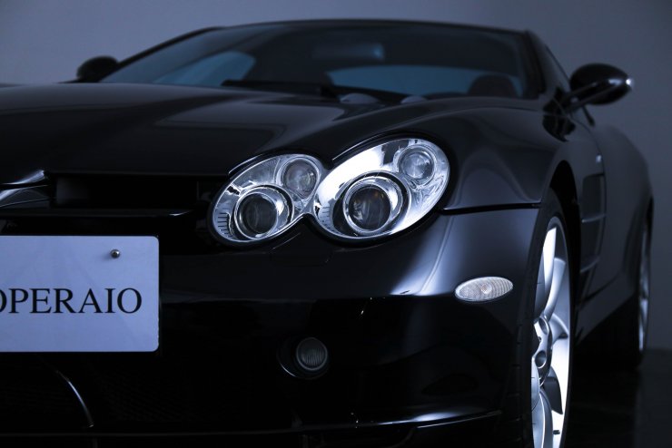 メルセデスベンツ SLRマクラーレン シルバーアローレッドレザー