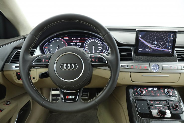 アウディ S8 4.0 TFSI quattro 希少左ハンドル ベージュレザー F.R 