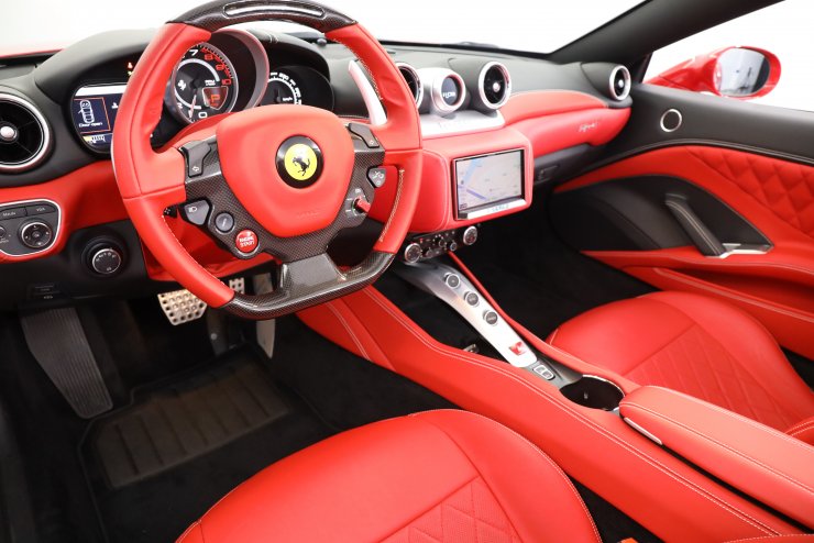 フェラーリ カリフォルニア T F1DCT ラバーラッピング車 社外
