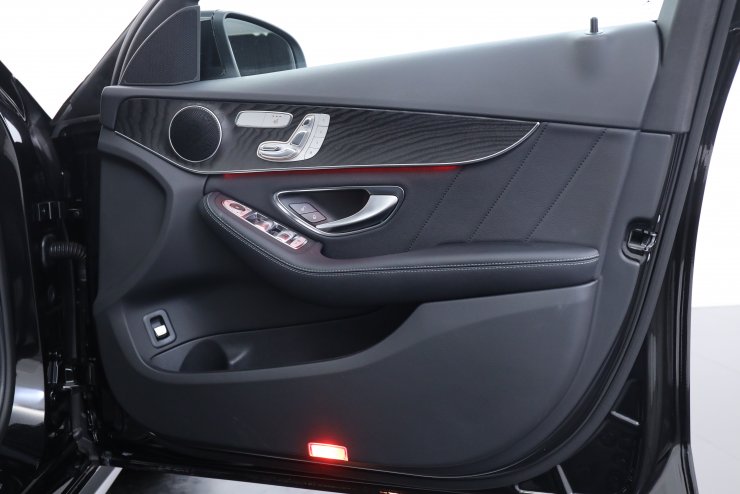 メルセデスベンツ Cクラス C220d Station Wagon Avantgarde AMG-Line